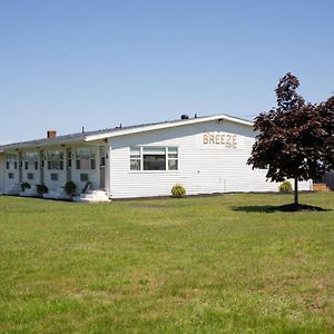 The Breeze Motel